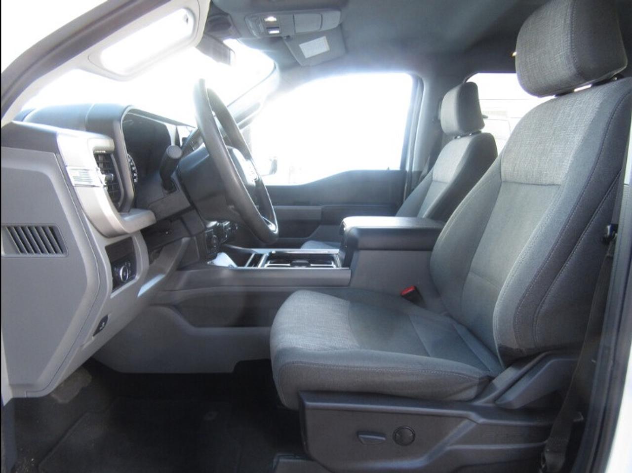 2024 Ford F-350 CREW CAB XLT 4X4 6.8FT BOX Photo