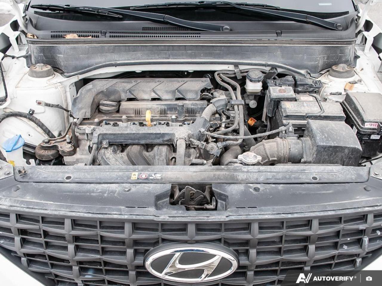 2022 Hyundai Venue Essential w/Two-Tone 4dr Front-Wheel Drive Photo