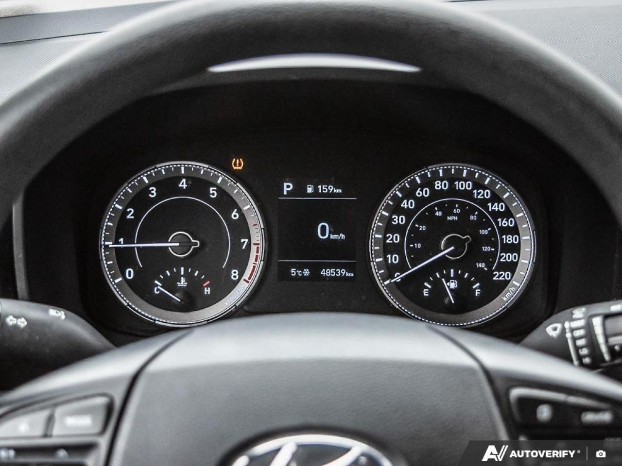 2022 Hyundai Venue Essential w/Two-Tone 4dr Front-Wheel Drive Photo