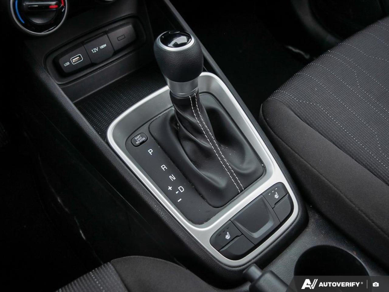 2022 Hyundai Venue Essential w/Two-Tone 4dr Front-Wheel Drive Photo