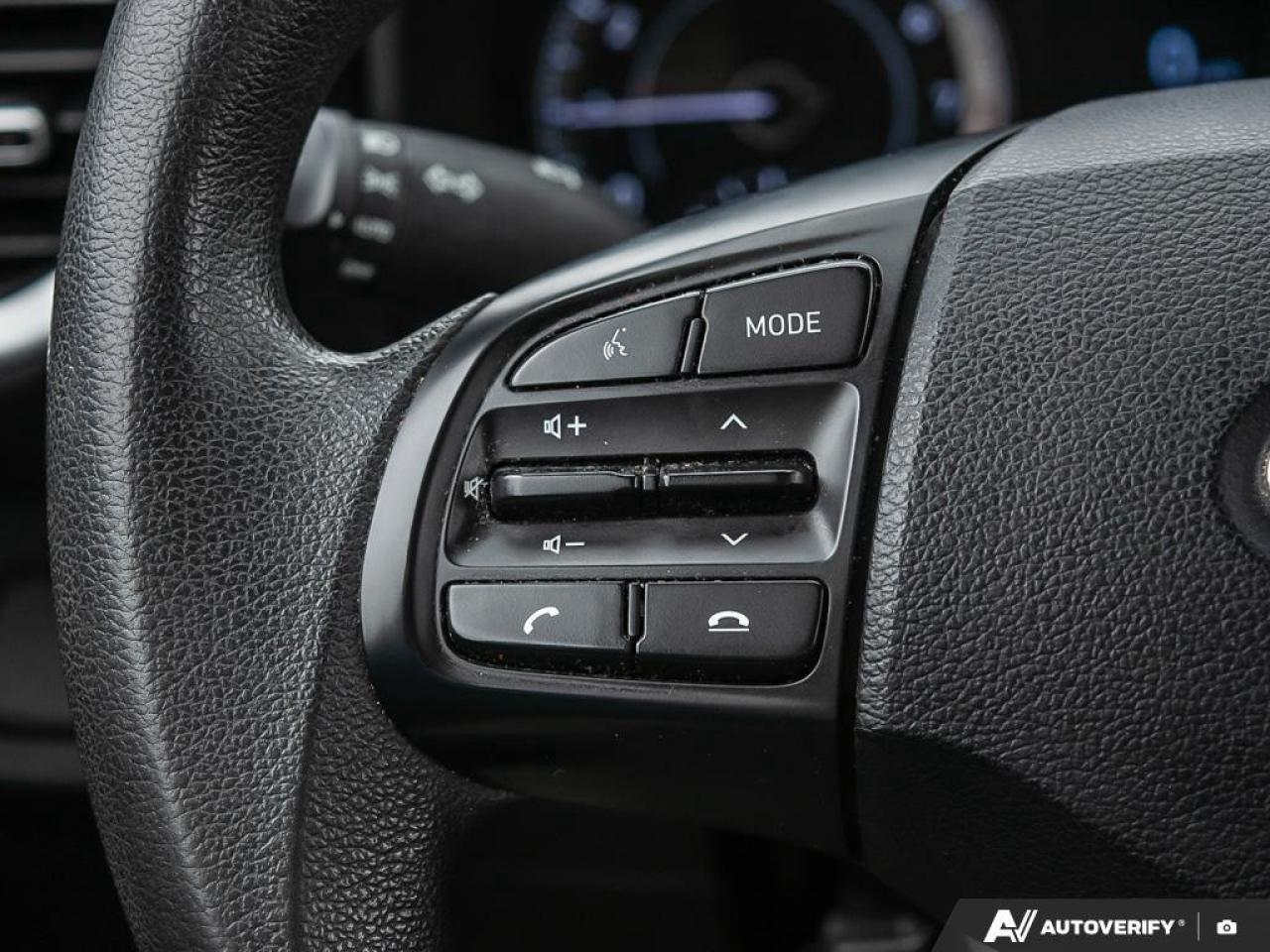 2022 Hyundai Venue Essential w/Two-Tone 4dr Front-Wheel Drive Photo