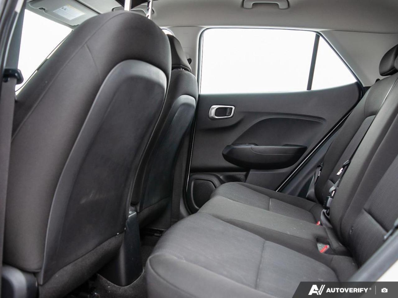 2022 Hyundai Venue Essential w/Two-Tone 4dr Front-Wheel Drive Photo