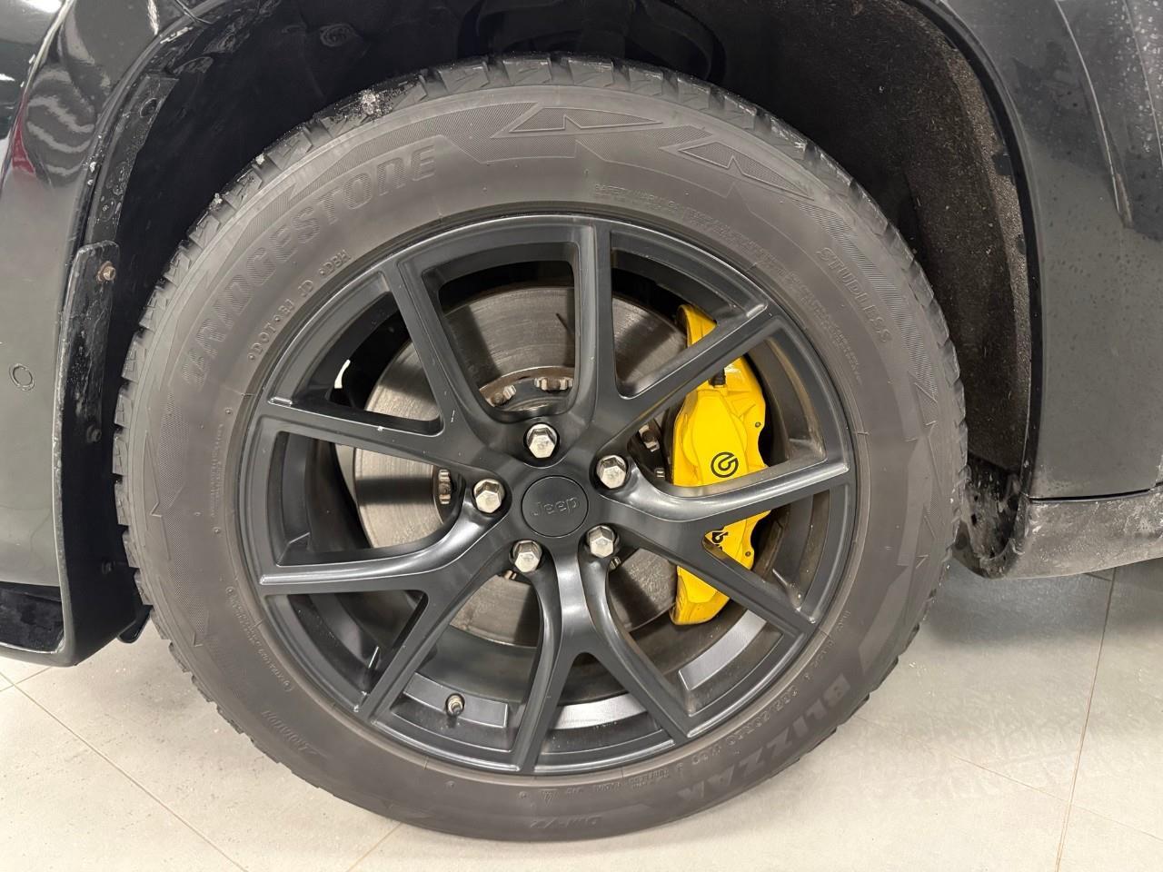 2018 Jeep Grand Cherokee Trackhawk 4dr 4x4 Photo3