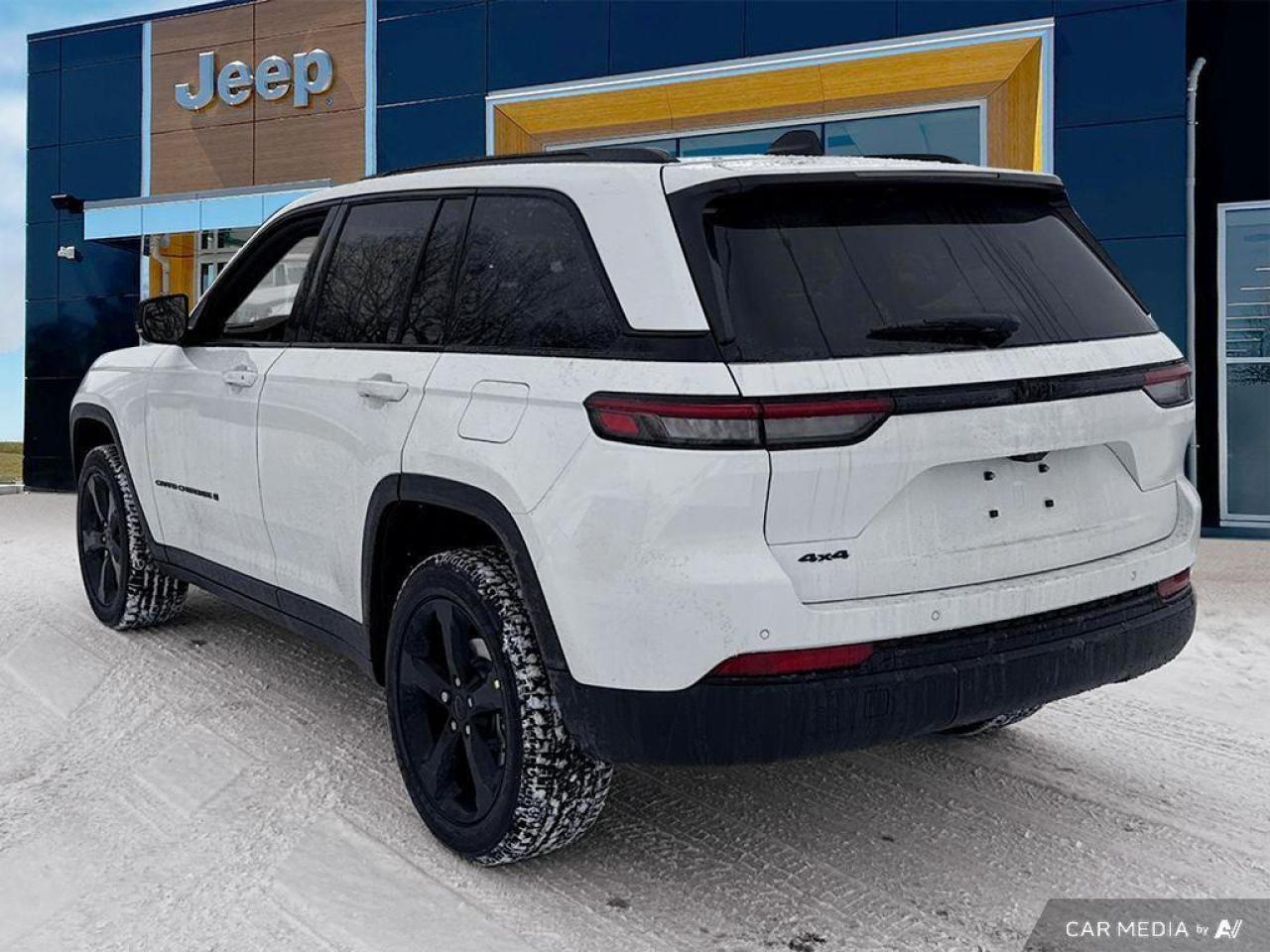 2025 Jeep Grand Cherokee Laredo 4dr 4x4 Photo3