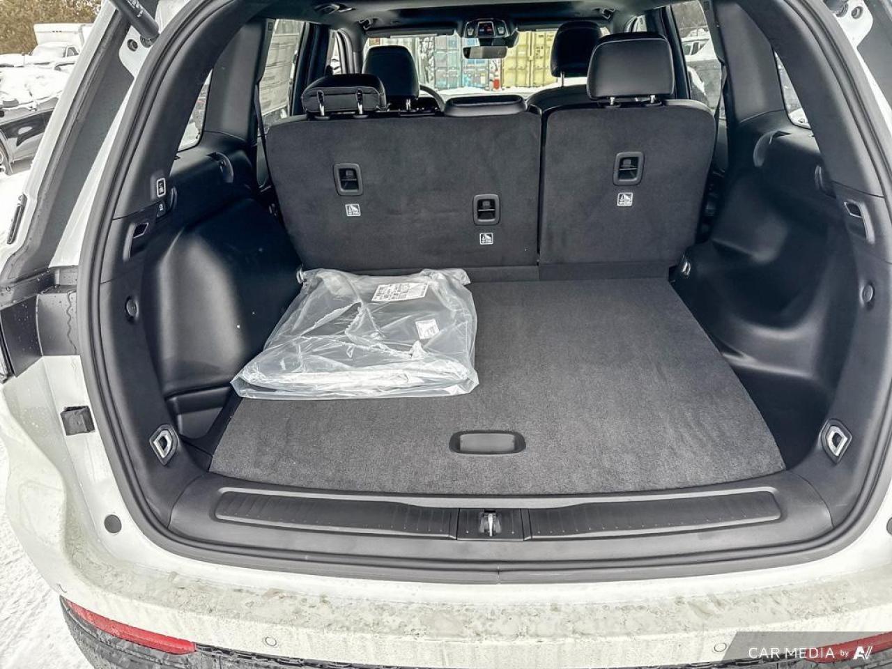 2025 Jeep Grand Cherokee Laredo 4dr 4x4 Photo