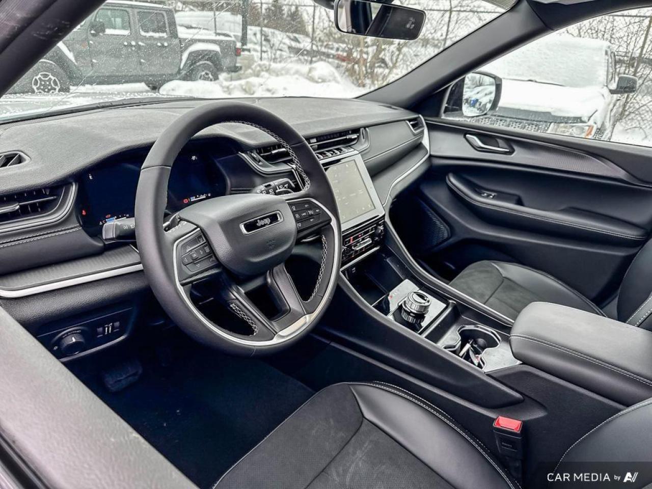 2025 Jeep Grand Cherokee Laredo 4dr 4x4 Photo