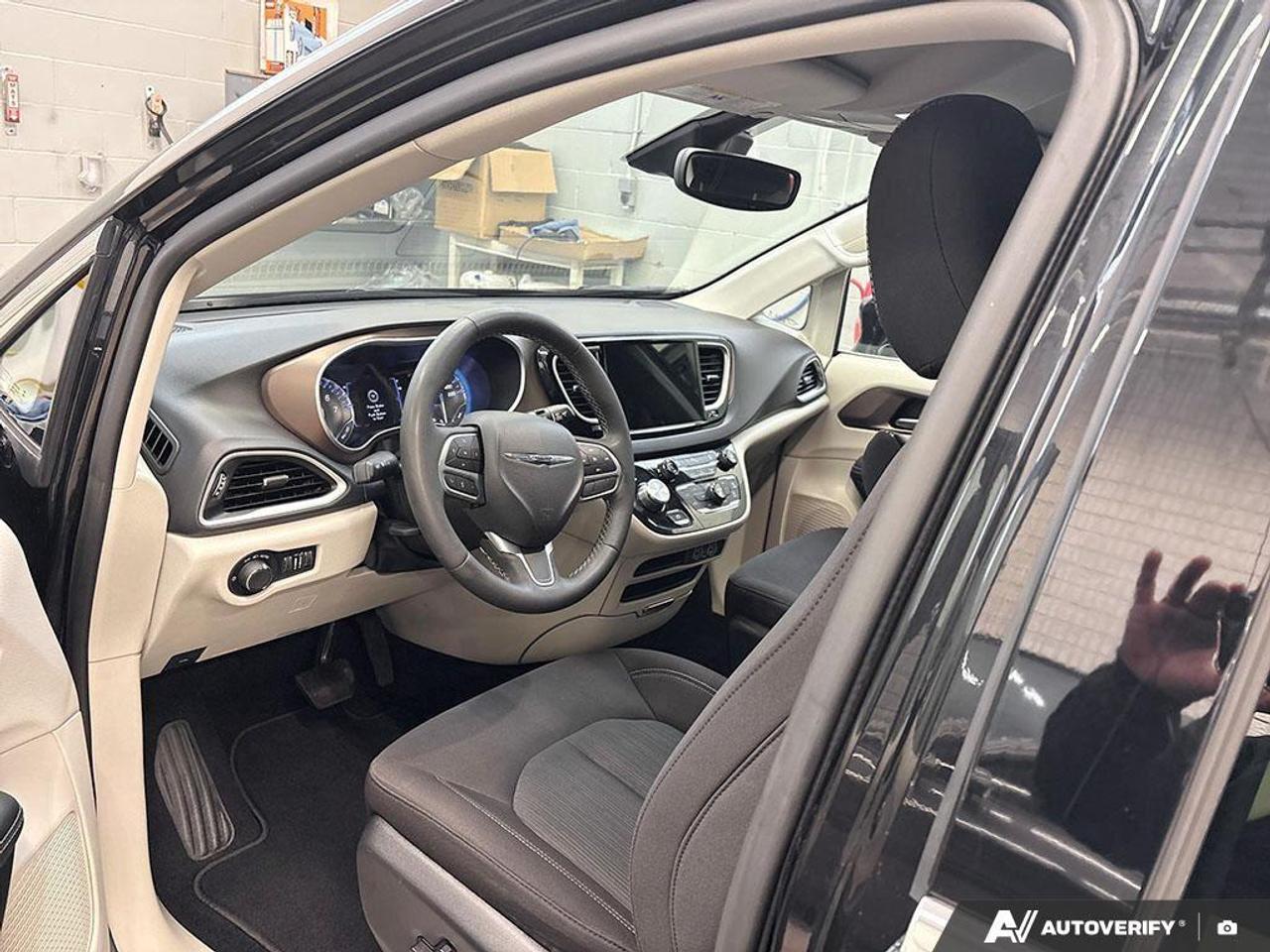 2024 Chrysler Grand Caravan SXT Front-Wheel Drive Passenger Van Photo