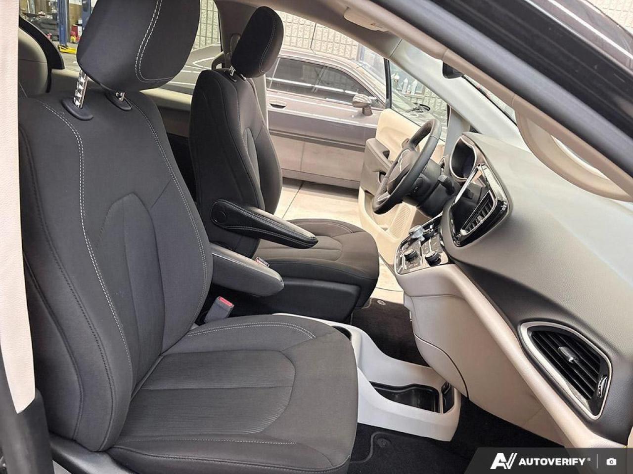 2024 Chrysler Grand Caravan SXT Front-Wheel Drive Passenger Van Photo