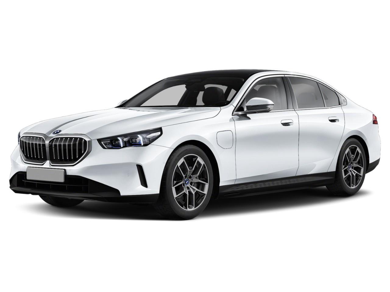2025 BMW 5 Series 550e xDrive Sedan Photo