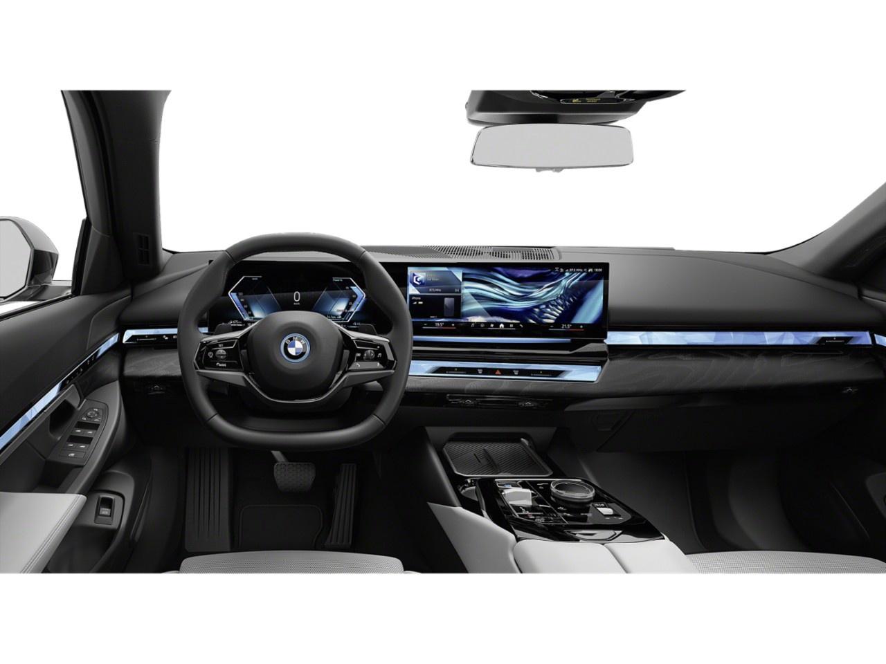 2025 BMW 5 Series 550e xDrive Sedan Photo3