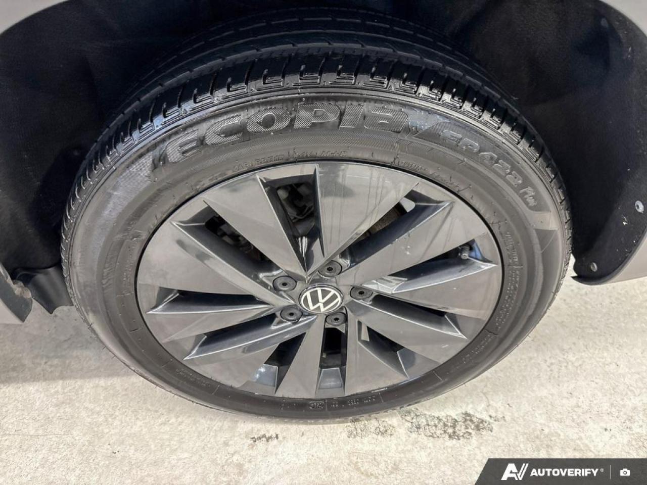 2024 Volkswagen Taos Comfortline 4dr Front-Wheel Drive Photo