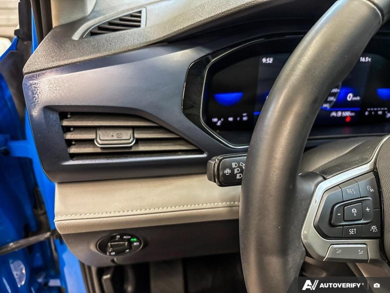 2024 Volkswagen Taos Comfortline 4dr Front-Wheel Drive Photo