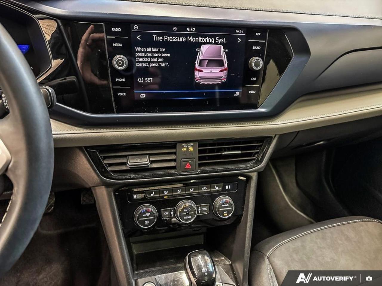 2024 Volkswagen Taos Comfortline 4dr Front-Wheel Drive Photo