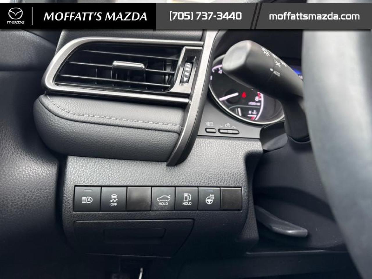 2024 Toyota Camry SE Photo