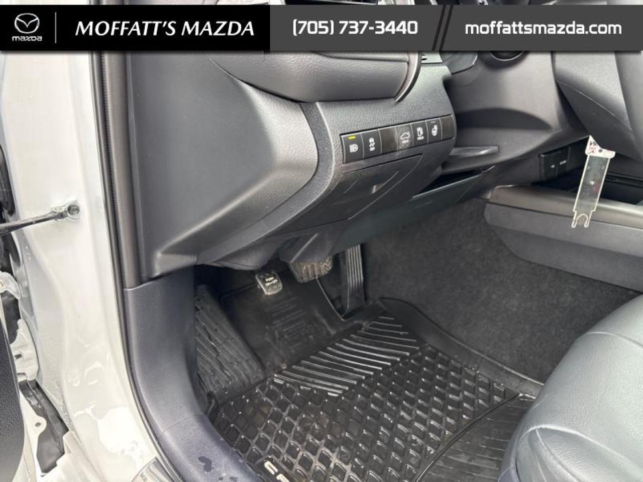 2024 Toyota Camry SE Photo