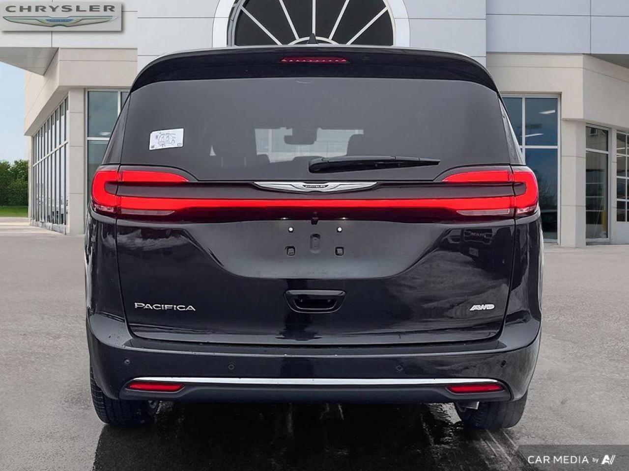 2026 Chrysler Pacifica Pinnacle All-Wheel Drive Passenger Van Photo4