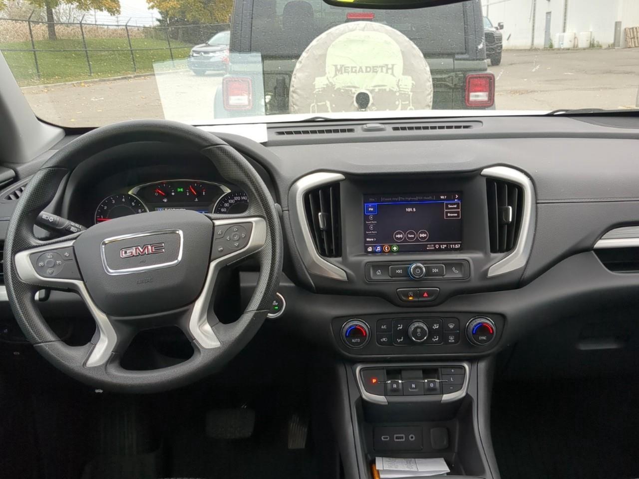 2024 GMC Terrain SLE 4dr All-Wheel Drive Photo4