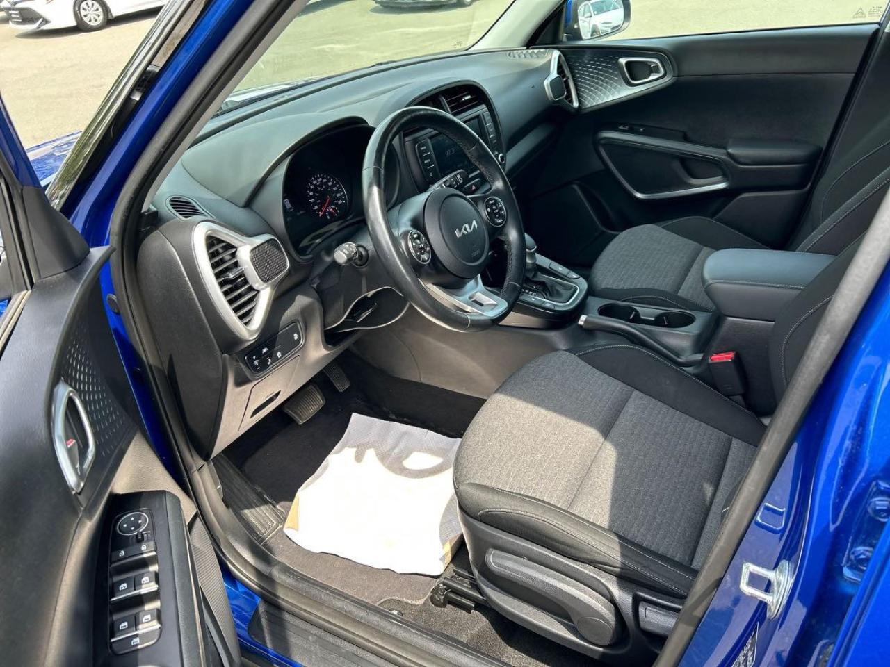 2022 Kia Soul  Photo3