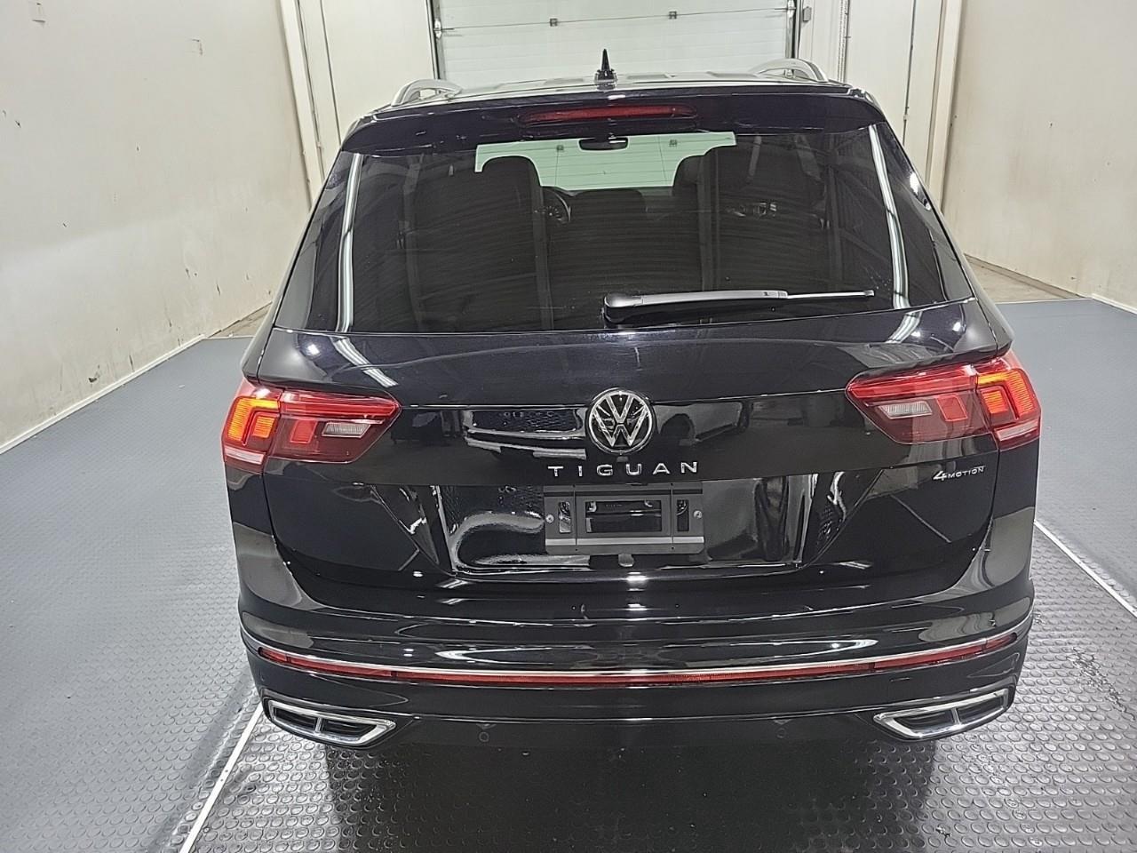 2024 Volkswagen Tiguan Highline R-LINE 4dr All-wheel Drive 4MOTION Photo