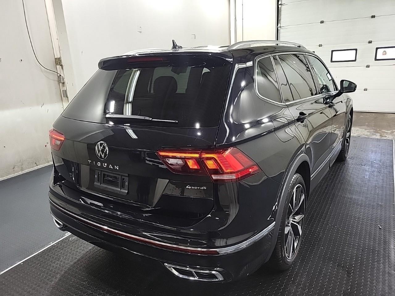 2024 Volkswagen Tiguan Highline R-LINE 4dr All-wheel Drive 4MOTION Photo