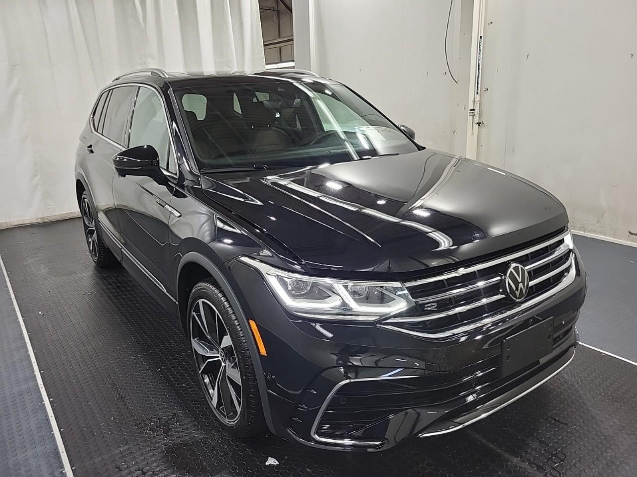 2024 Volkswagen Tiguan Highline R-LINE 4dr All-wheel Drive 4MOTION Photo2