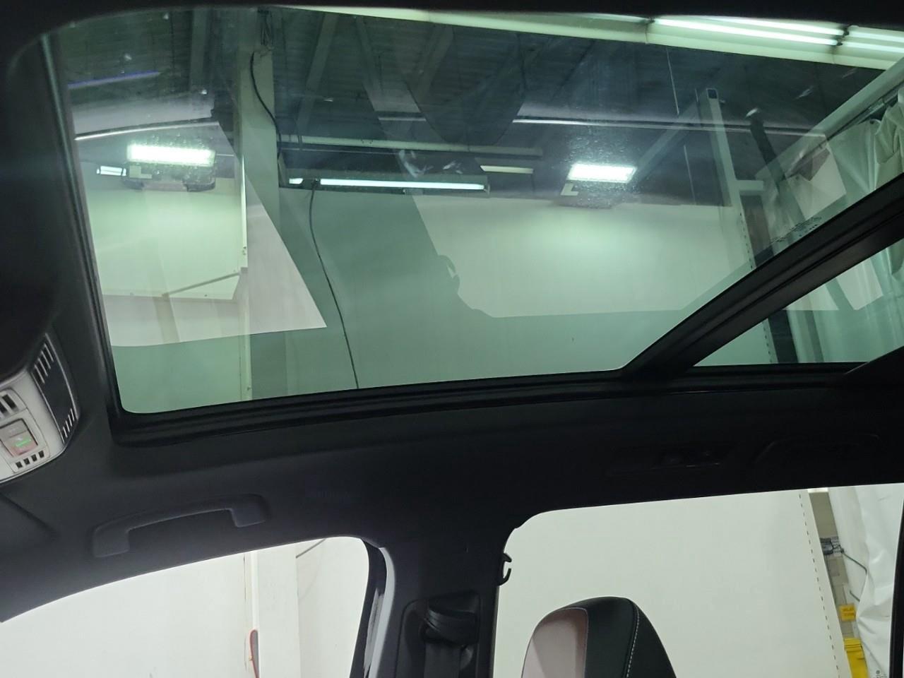 2024 Volkswagen Tiguan Highline R-LINE 4dr All-wheel Drive 4MOTION Photo