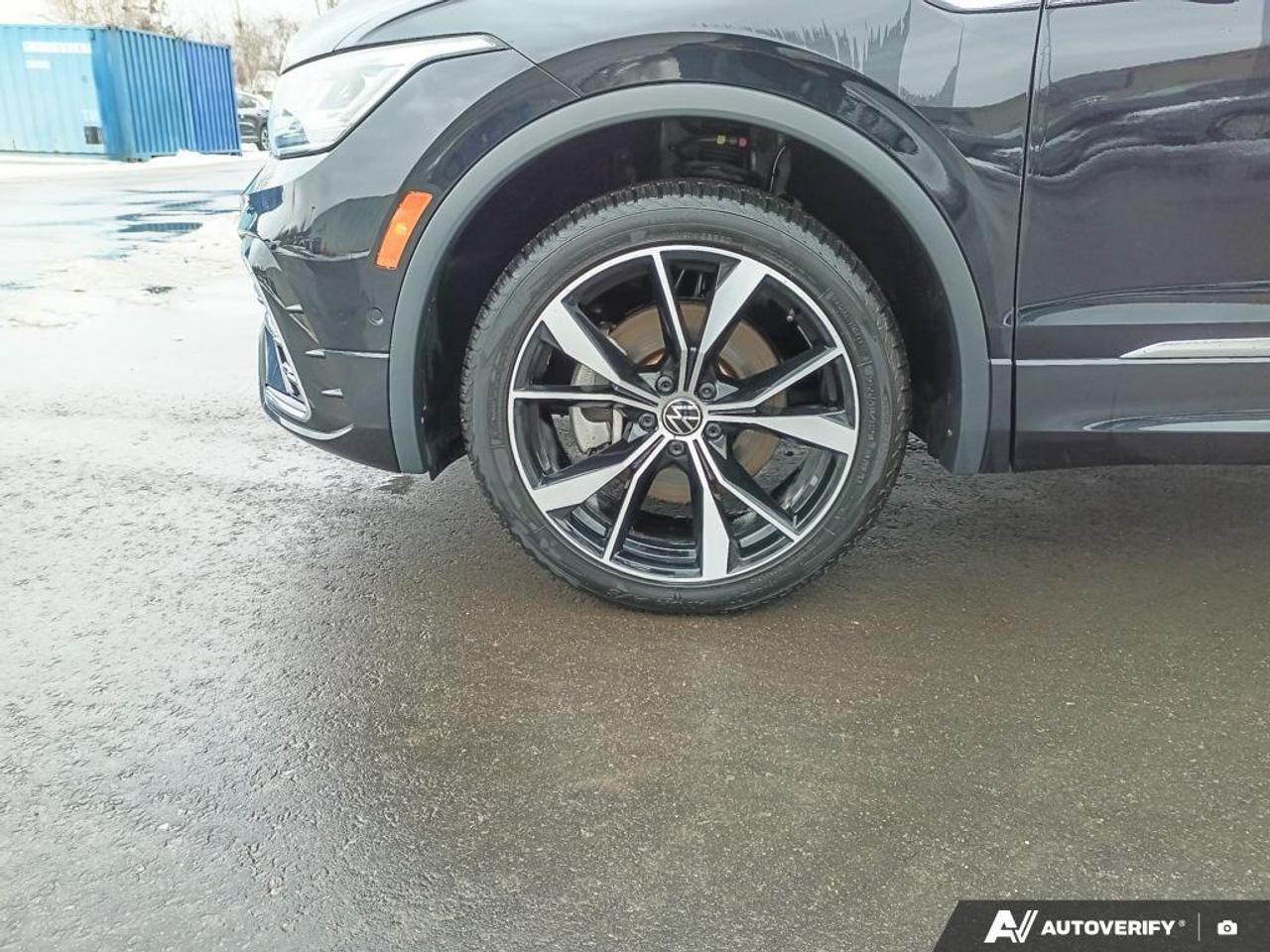 2024 Volkswagen Tiguan Highline R-LINE 4dr All-wheel Drive 4MOTION Photo