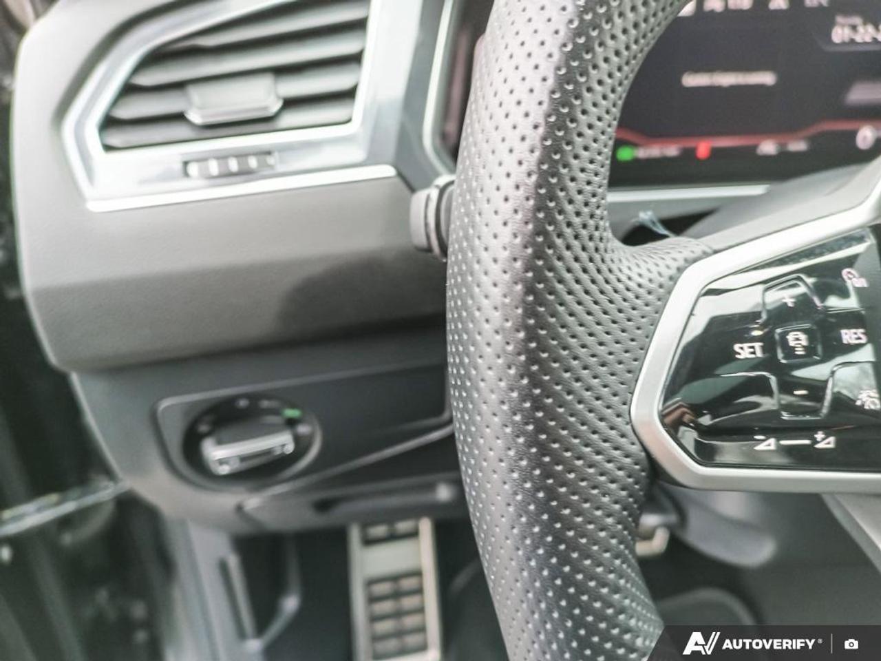 2024 Volkswagen Tiguan Highline R-LINE 4dr All-wheel Drive 4MOTION Photo