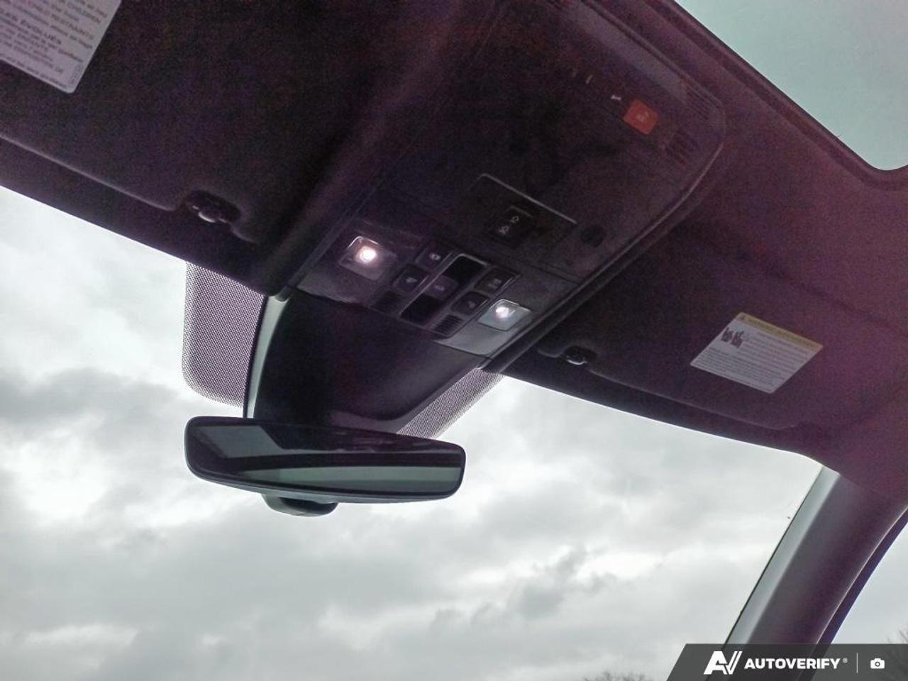 2024 Volkswagen Tiguan Highline R-LINE 4dr All-wheel Drive 4MOTION Photo