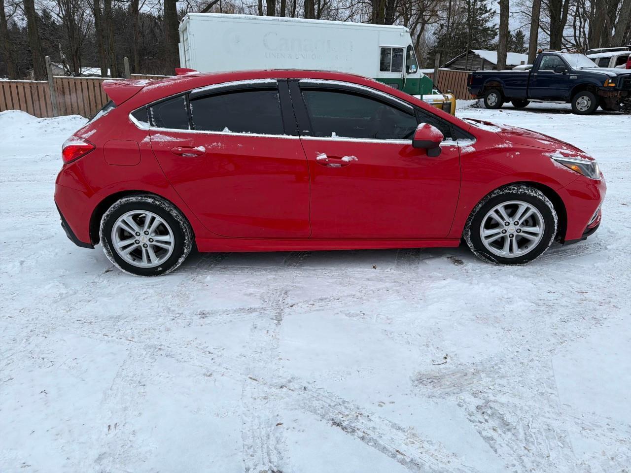 2017 Chevrolet Cruze LT Auto 4dr Hatchback Photo4