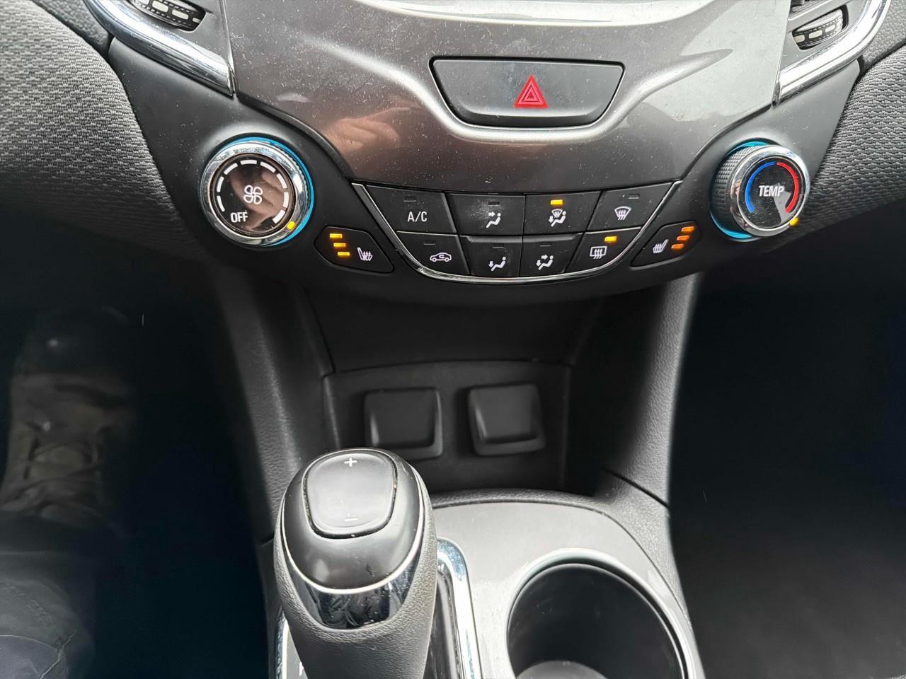 2017 Chevrolet Cruze LT Auto 4dr Hatchback Photo