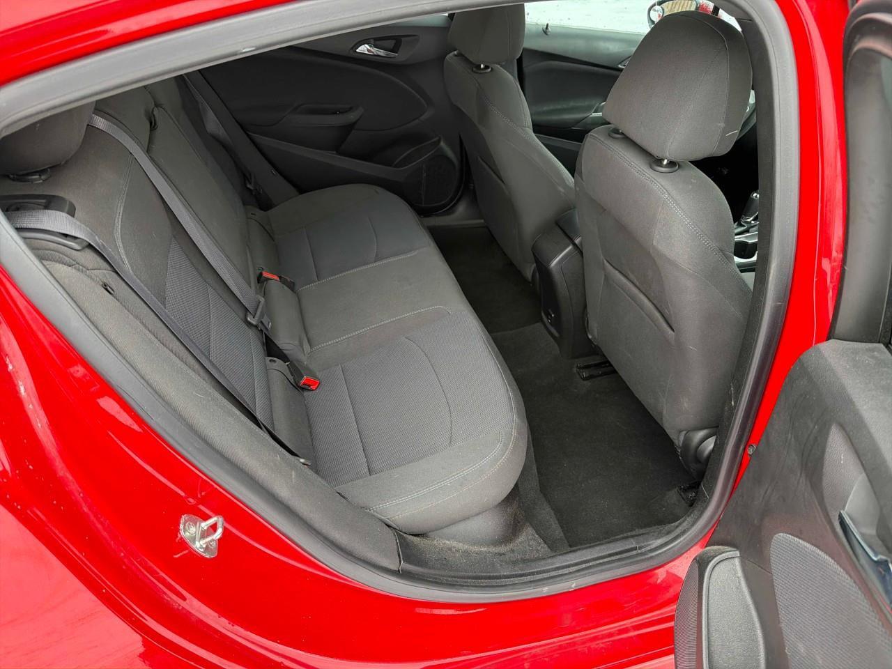 2017 Chevrolet Cruze LT Auto 4dr Hatchback Photo