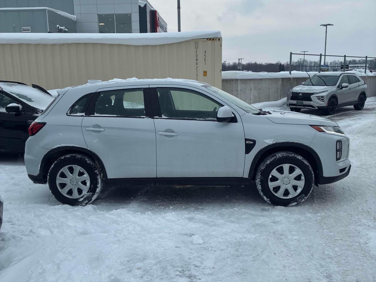 2022 Mitsubishi RVR  Photo