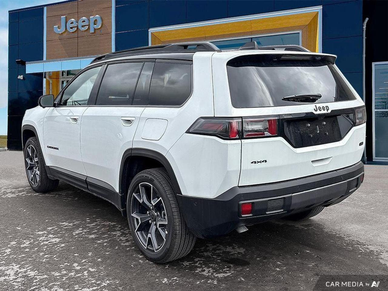 2026 Jeep Cherokee Overland 4dr 4x4 Photo3