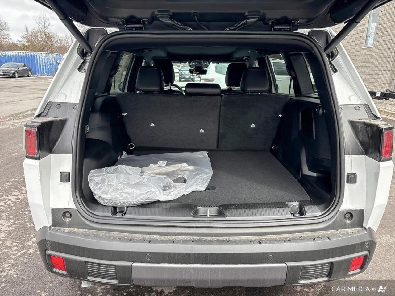 2026 Jeep Cherokee Overland 4dr 4x4 Photo