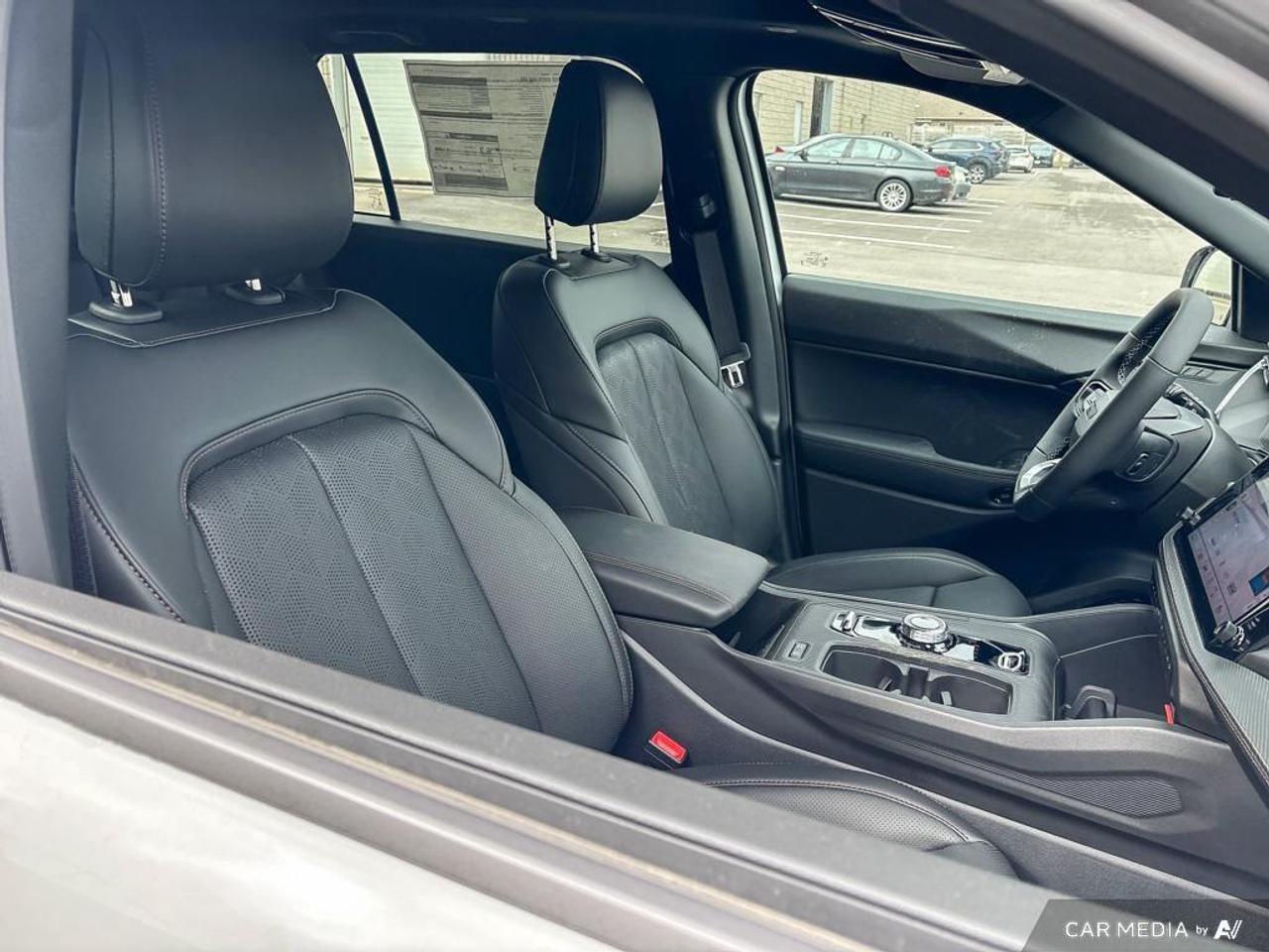 2026 Jeep Cherokee Overland 4dr 4x4 Photo