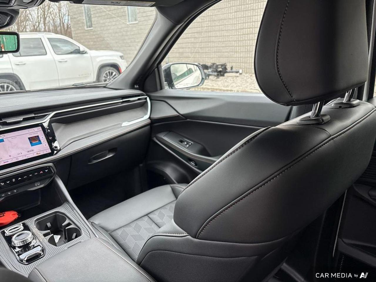 2026 Jeep Cherokee Overland 4dr 4x4 Photo