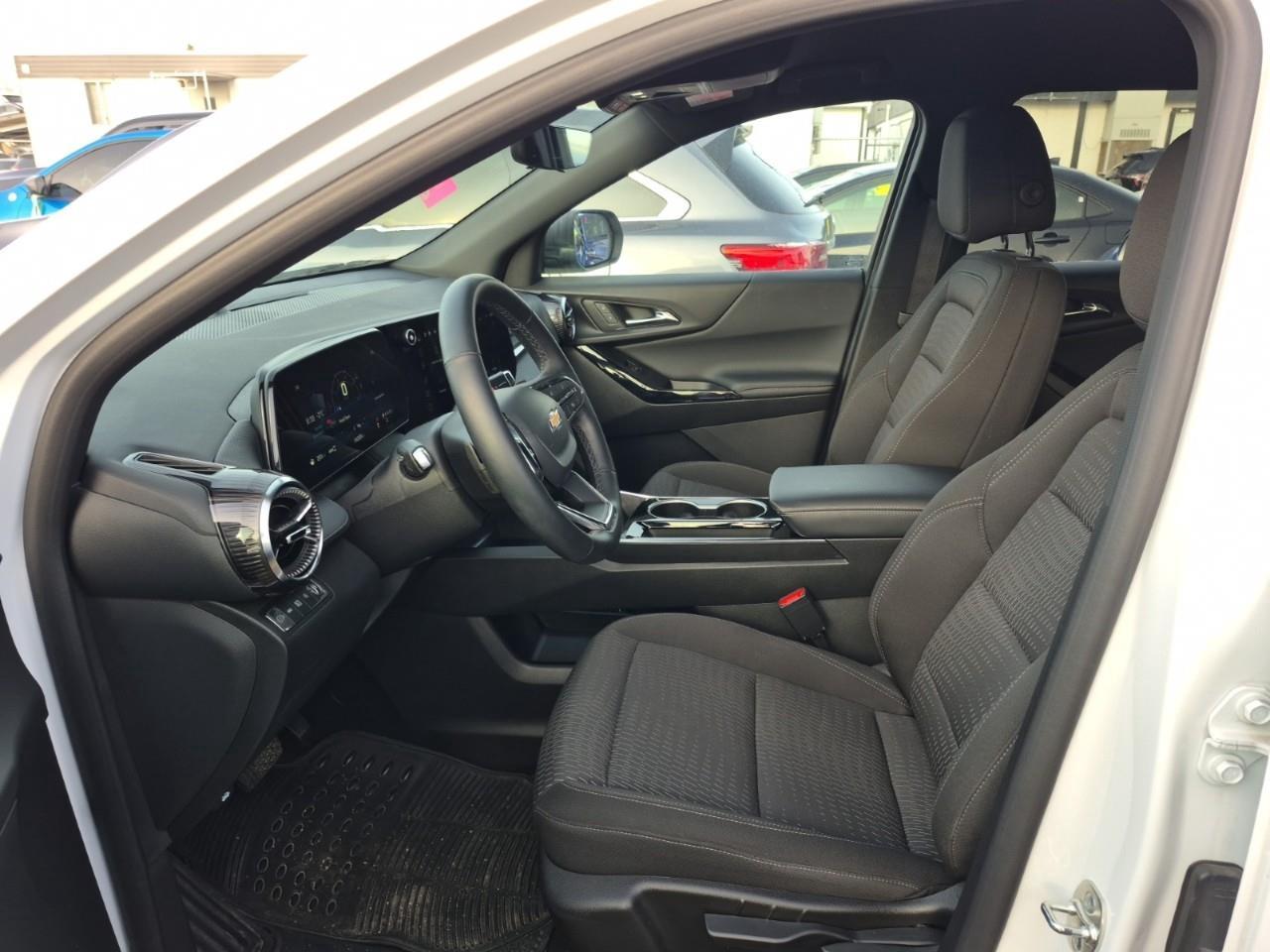 2025 Chevrolet Equinox LT 4dr All-Wheel Drive Photo