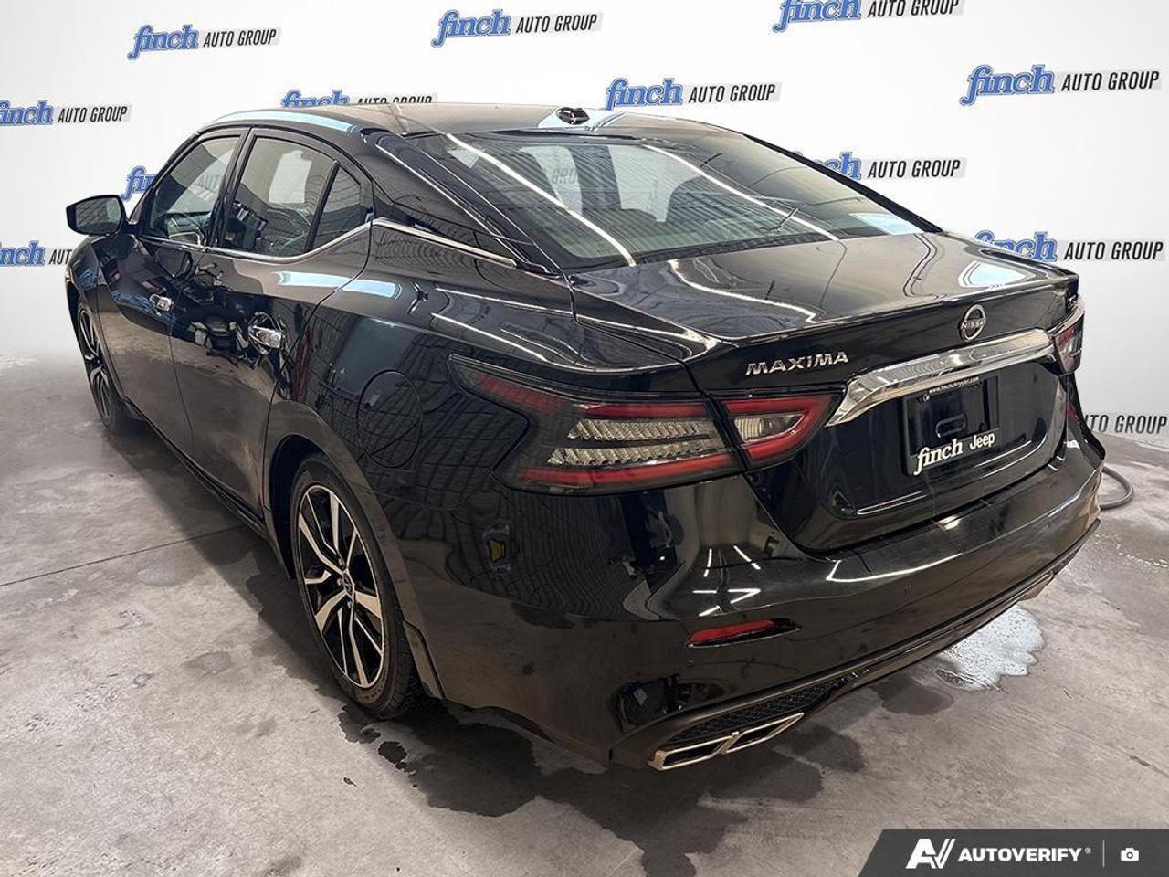 2023 Nissan Maxima SL 4dr Sedan Photo3