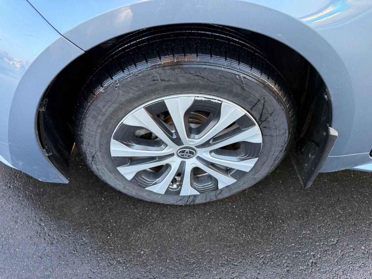 2024 Toyota Corolla Hybrid LE 4dr Front-Wheel Drive Sedan Photo3