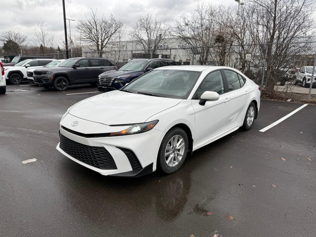 2025 Toyota Camry SE 4dr Front-Wheel Drive Sedan Photo0