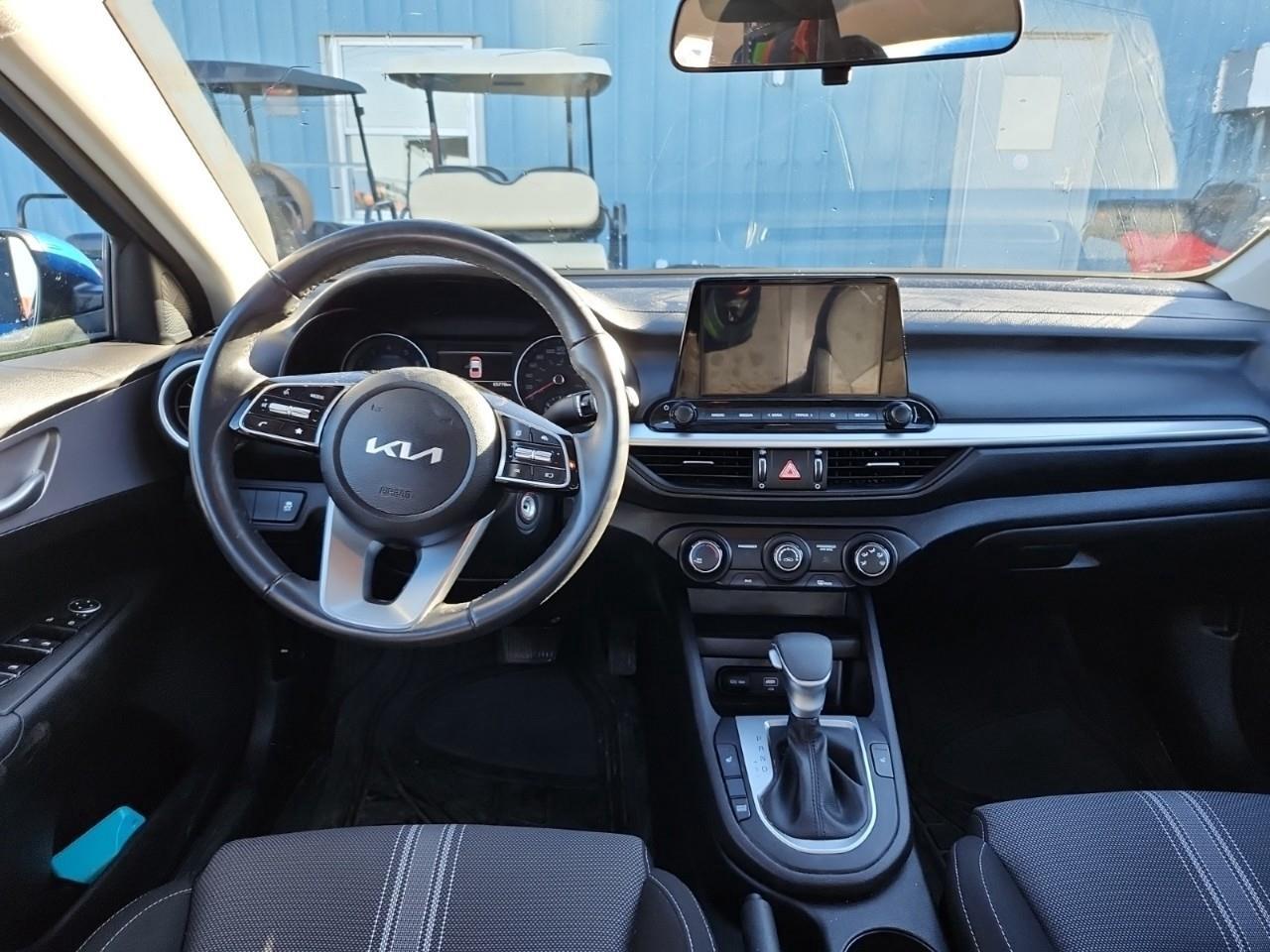 2023 Kia Forte LX 4dr Sedan Photo3