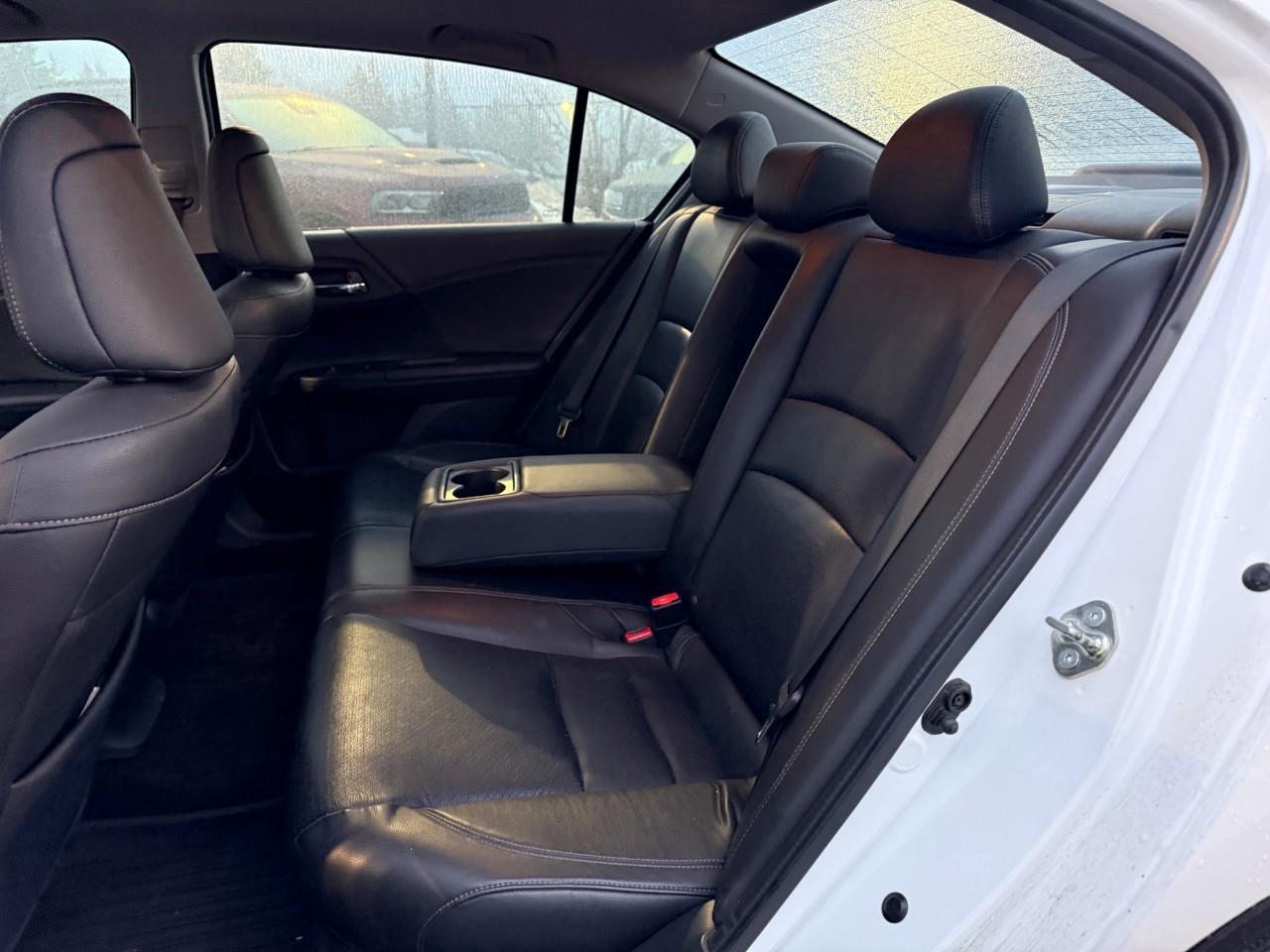 2016 Honda Accord Touring V6 (A6) 4dr Sedan Photo