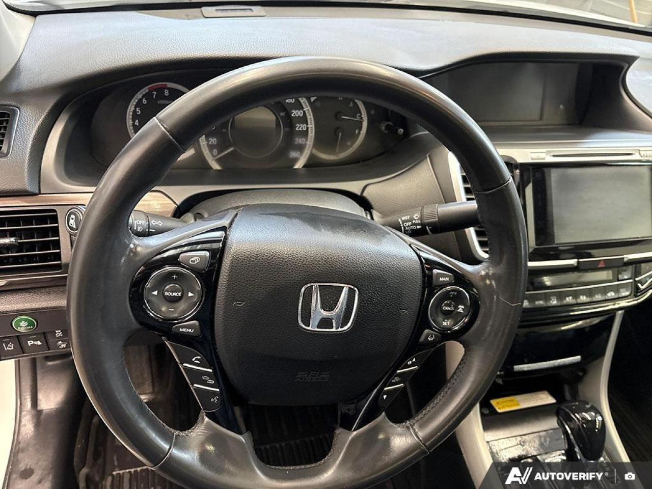 2016 Honda Accord Touring V6 (A6) 4dr Sedan Photo