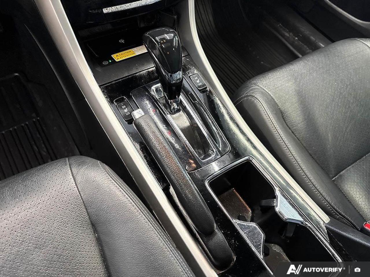 2016 Honda Accord Touring V6 (A6) 4dr Sedan Photo