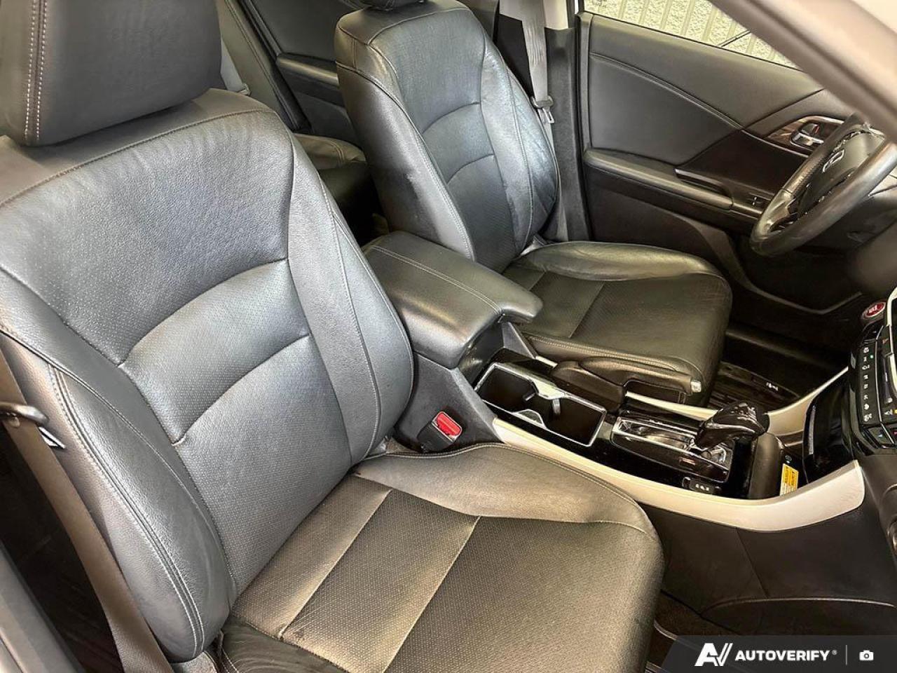 2016 Honda Accord Touring V6 (A6) 4dr Sedan Photo