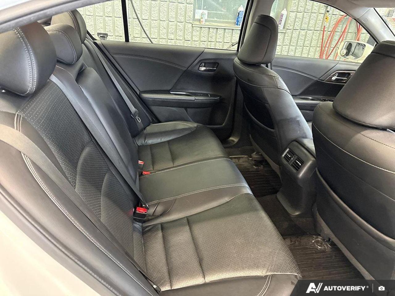 2016 Honda Accord Touring V6 (A6) 4dr Sedan Photo