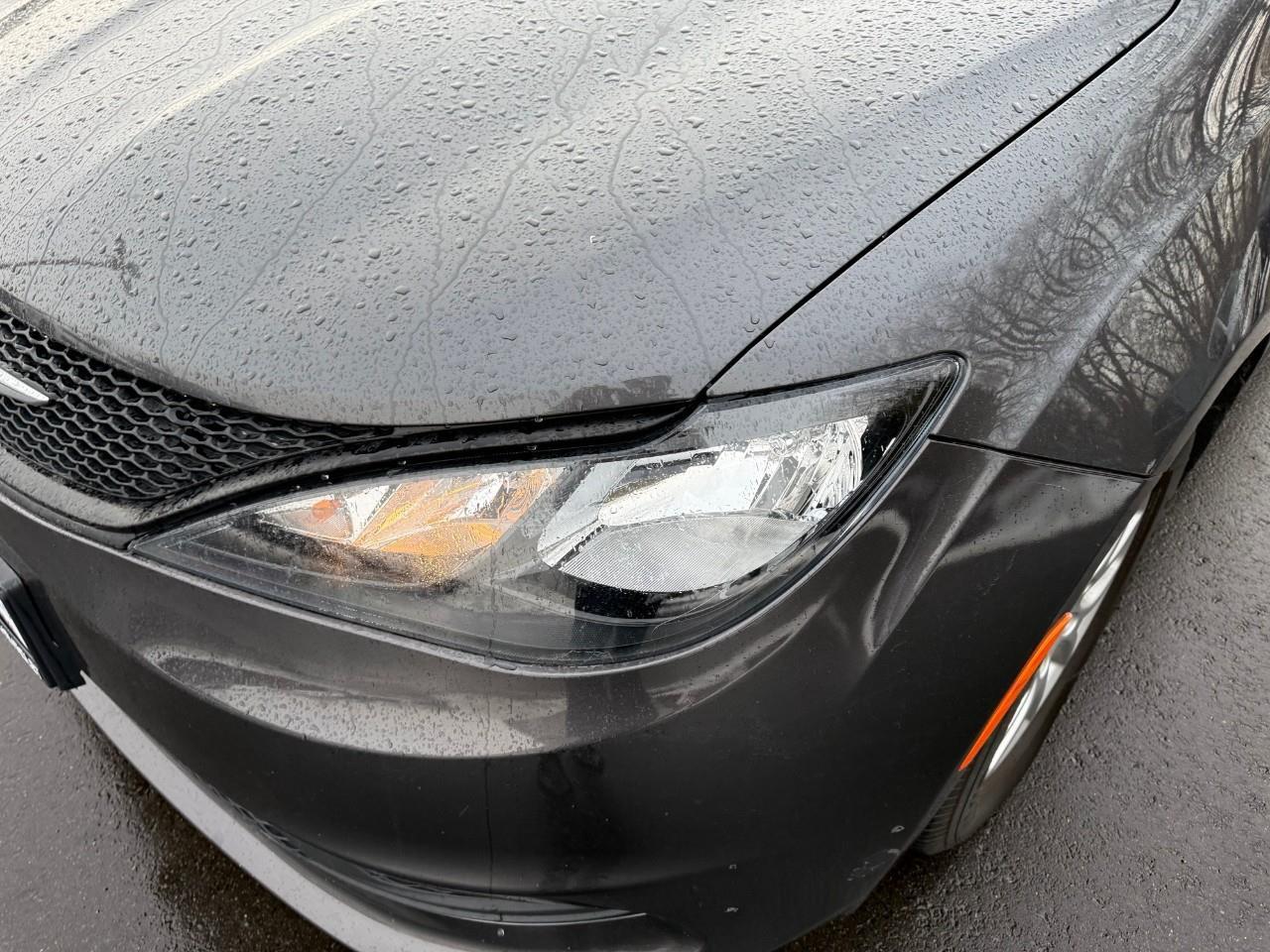 2022 Chrysler Grand Caravan SXT Front-Wheel Drive Passenger Van Photo2