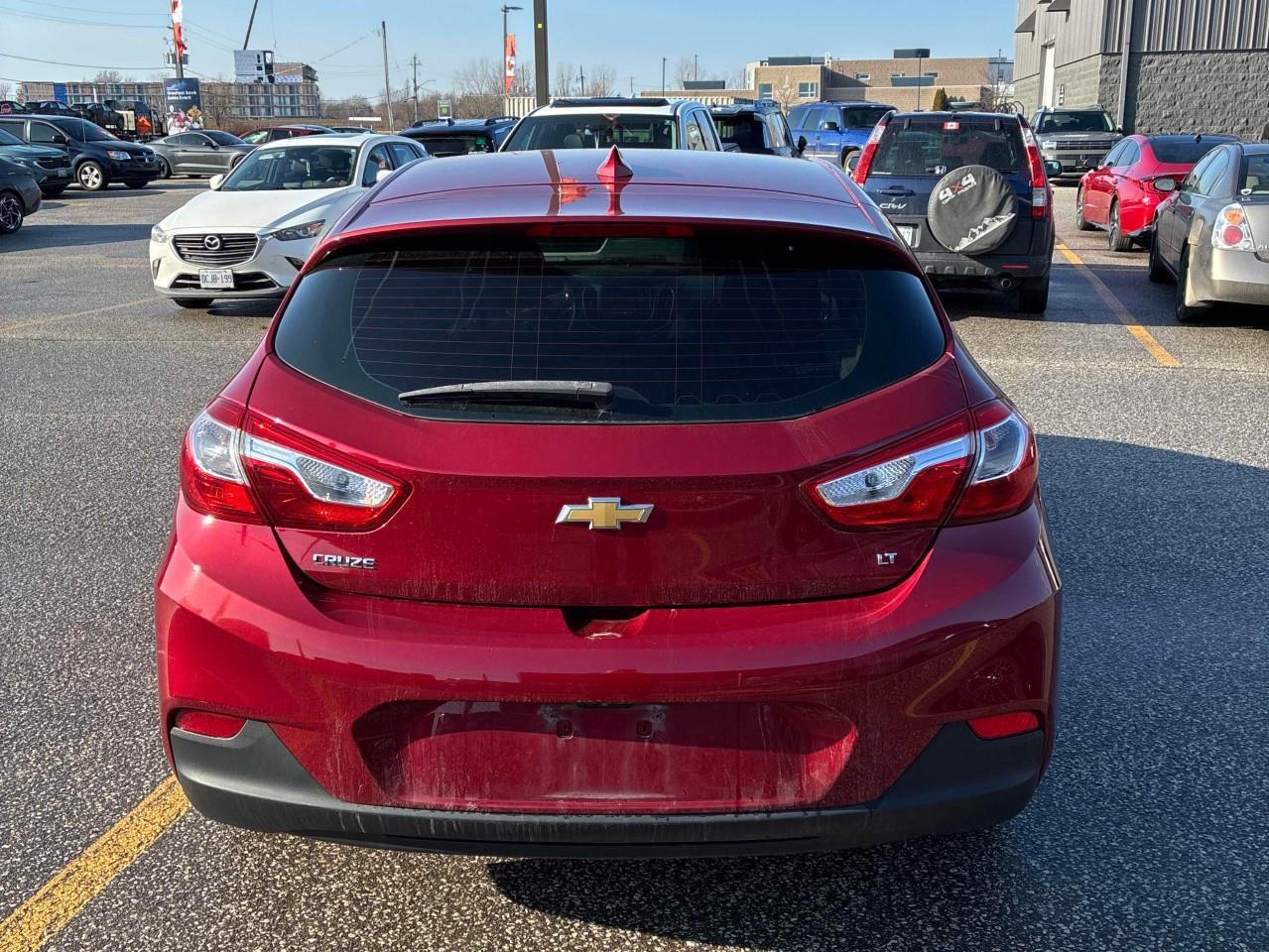 2017 Chevrolet Cruze LT Auto 4dr Hatchback Photo4