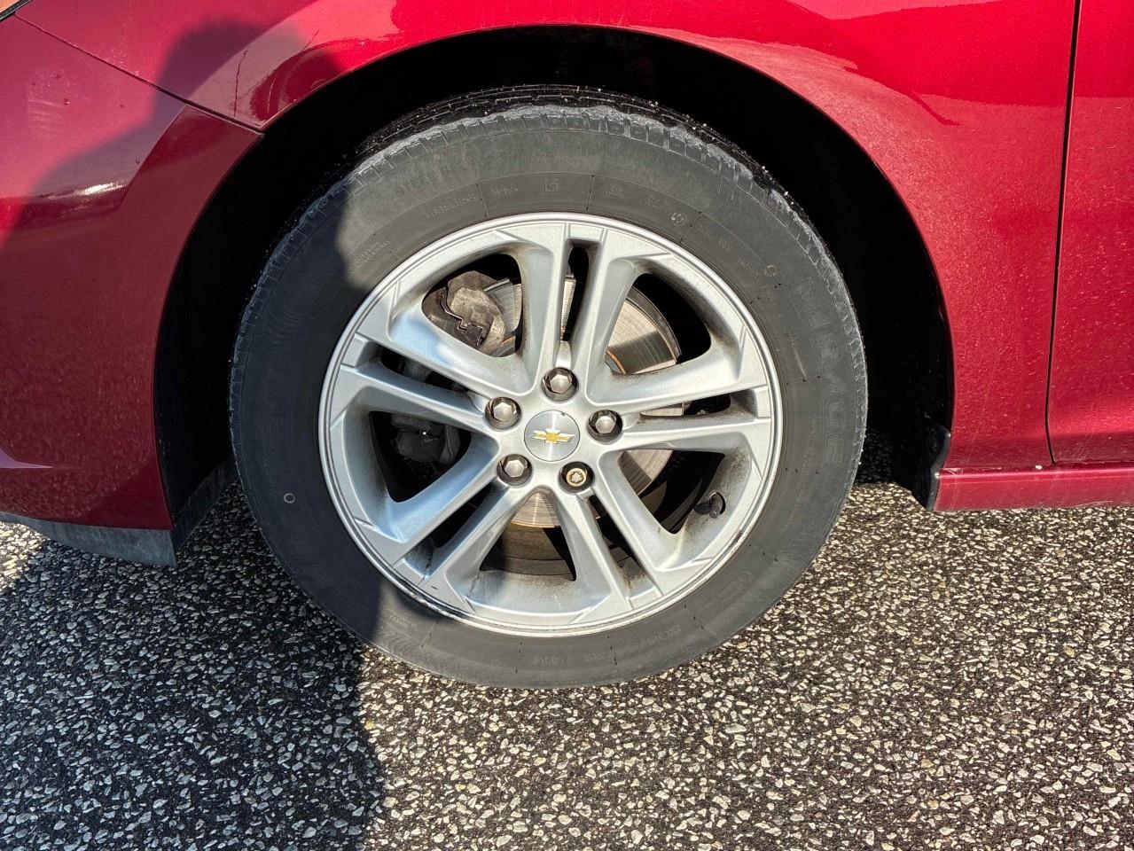 2017 Chevrolet Cruze LT Auto 4dr Hatchback Photo